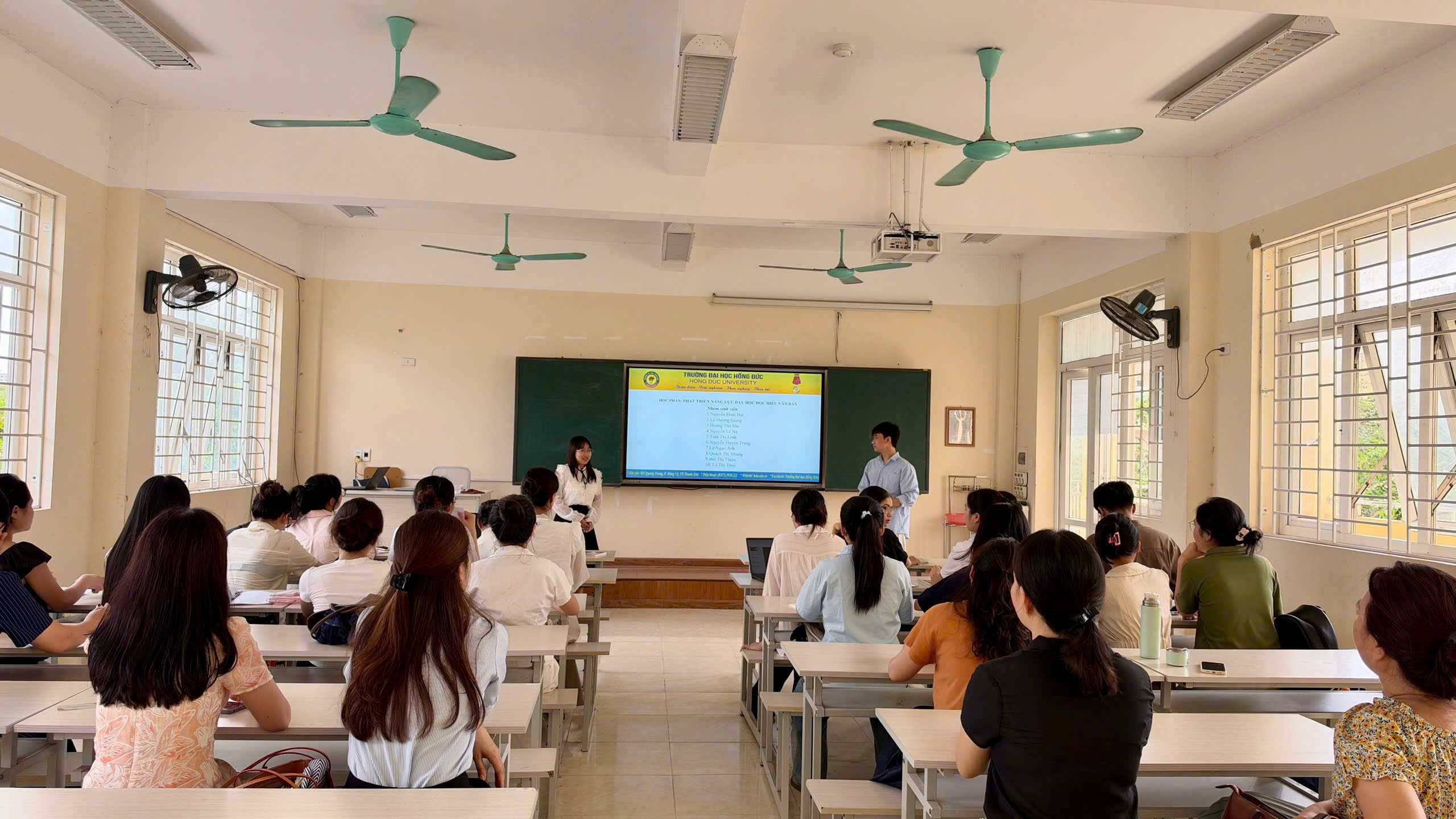 Giảng viên khoa Khoa học xã hội hưởng ứng phong trào thao giảng